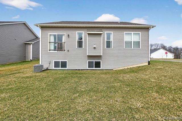 8060 Carston Lane, Brighton, MI 48116