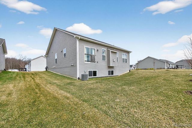 8060 Carston Lane, Brighton, MI 48116