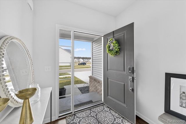 8060 Carston Lane, Brighton, MI 48116