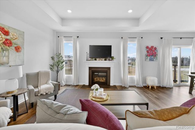 8060 Carston Lane, Brighton, MI 48116