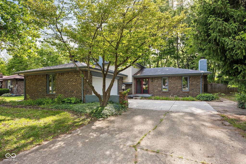 310 S Serenity Way, Greenwood, IN 46142