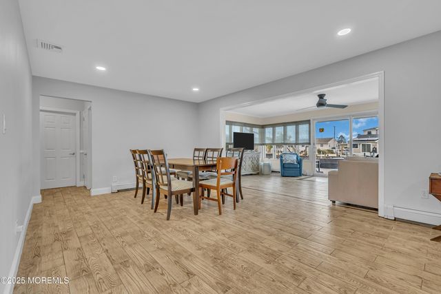 20 Venetian Court, Toms River, NJ 08753
