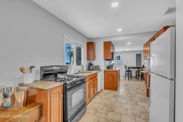 20 Venetian Court, Toms River, NJ 08753