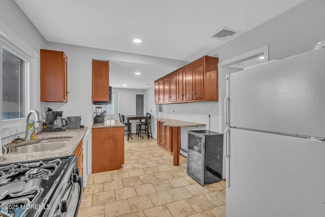 20 Venetian Court, Toms River, NJ 08753