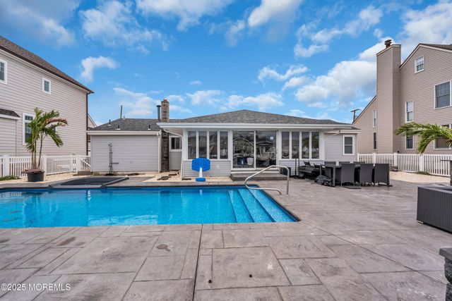 20 Venetian Court, Toms River, NJ 08753