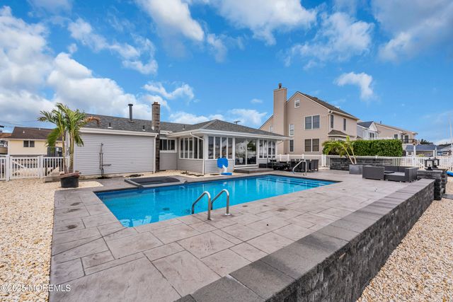 20 Venetian Court, Toms River, NJ 08753