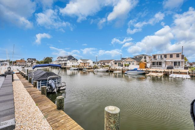 20 Venetian Court, Toms River, NJ 08753