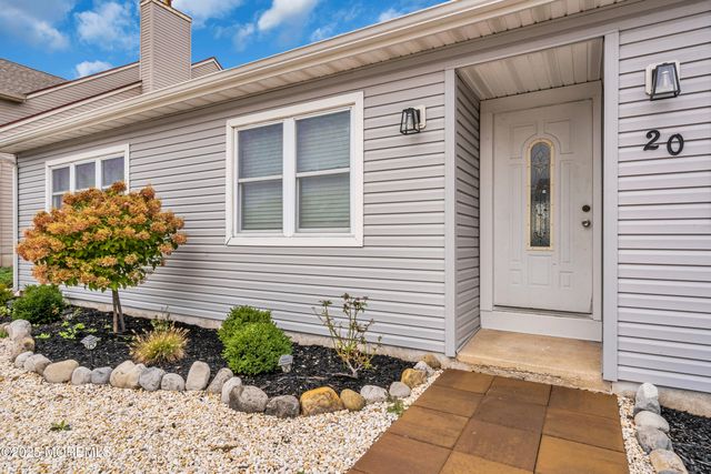 20 Venetian Court, Toms River, NJ 08753