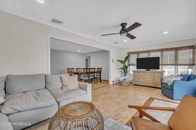 20 Venetian Court, Toms River, NJ 08753
