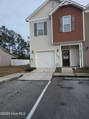 121 Waterstone Lane, Jacksonville, NC 28546