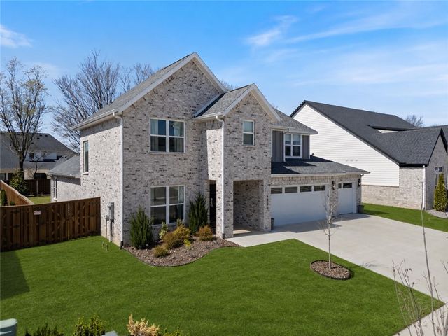 6800 SW Ambient Street, Bentonville, AR 72713