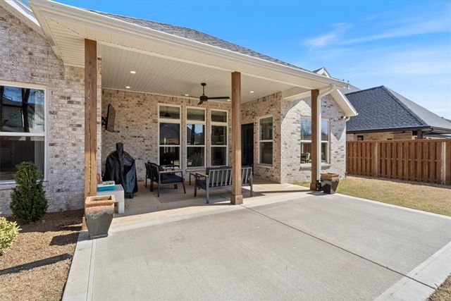 6800 SW Ambient Street, Bentonville, AR 72713