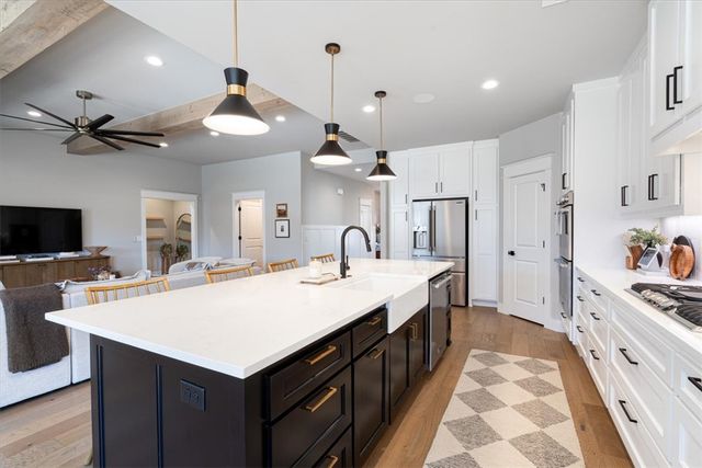6800 SW Ambient Street, Bentonville, AR 72713