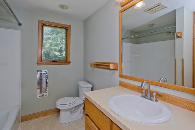 54 Ryan Rd, Northampton, MA 01062