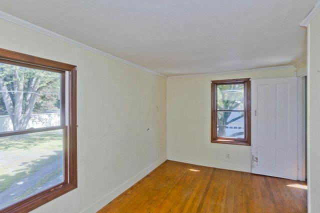 54 Ryan Rd, Northampton, MA 01062