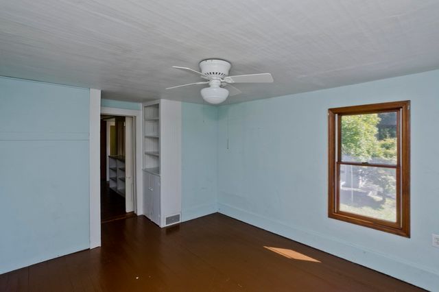 54 Ryan Rd, Northampton, MA 01062