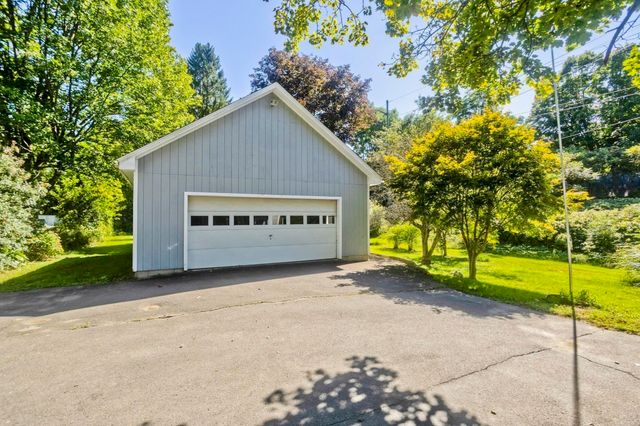 54 Ryan Rd, Northampton, MA 01062