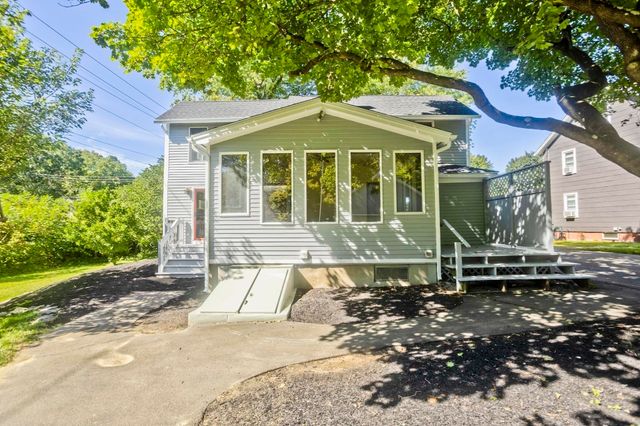 54 Ryan Rd, Northampton, MA 01062