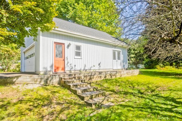 54 Ryan Rd, Northampton, MA 01062