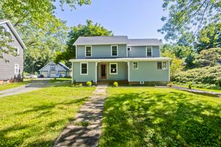 54 Ryan Rd, Northampton, MA 01062