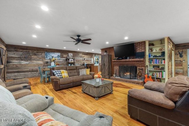 550 Carl Dixon Ln Lane, Gainesboro, TN 38562