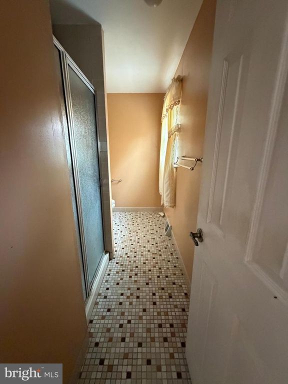 Image 13 of property listing at 15162 WAYSIDE RD, Philadelphia, PA 19116