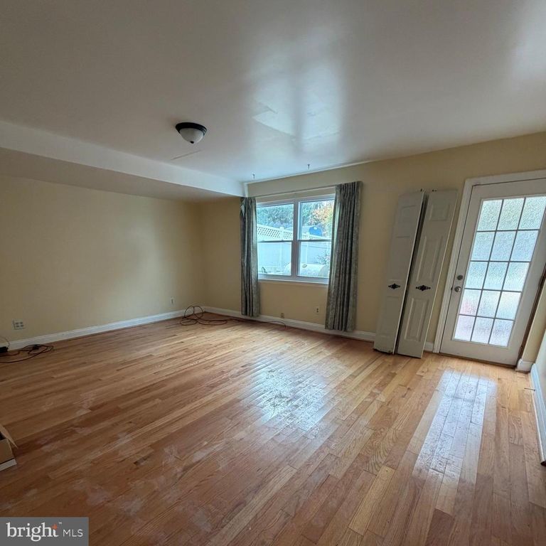 Image 7 of property listing at 15162 WAYSIDE RD, Philadelphia, PA 19116