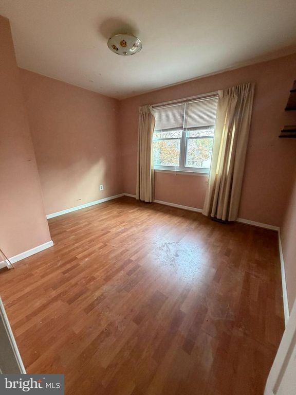 Image 9 of property listing at 15162 WAYSIDE RD, Philadelphia, PA 19116