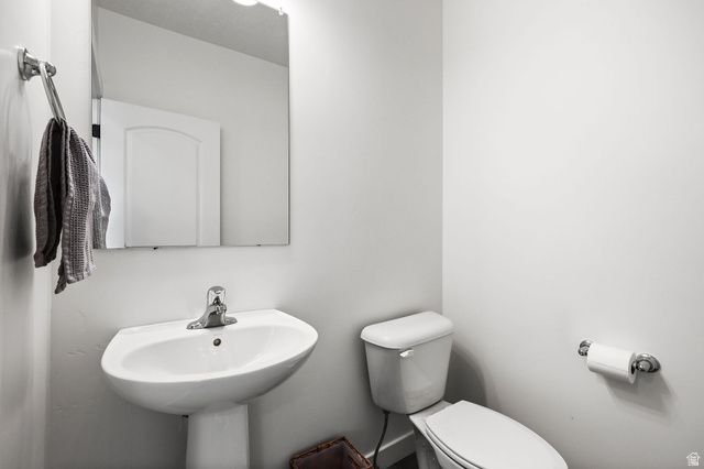 5197 N FOLKSTONE DR, Eagle Mountain, UT 84005