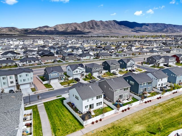 5197 N FOLKSTONE DR, Eagle Mountain, UT 84005