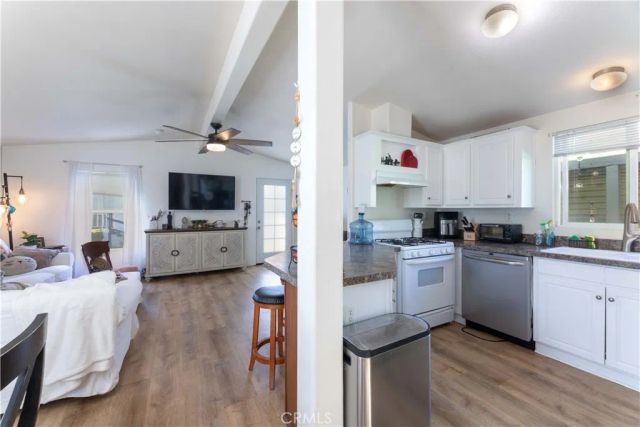 1660 Whittier 21, Costa Mesa, CA 92627
