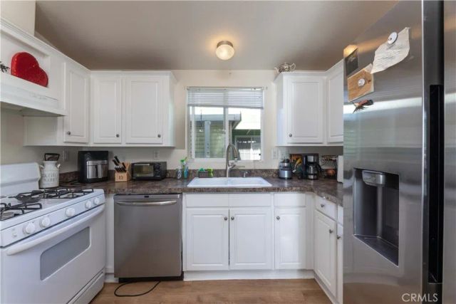 1660 Whittier 21, Costa Mesa, CA 92627