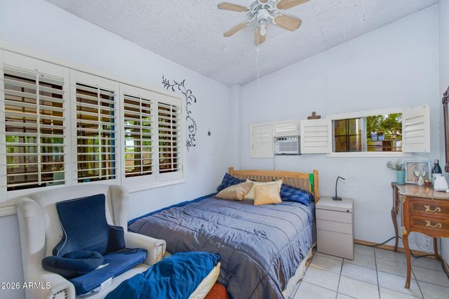 2240 E Whitton Avenue, Phoenix, AZ 85016