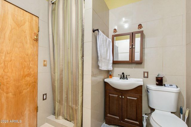 2240 E Whitton Avenue, Phoenix, AZ 85016