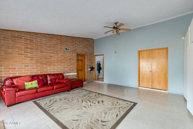 2240 E Whitton Avenue, Phoenix, AZ 85016