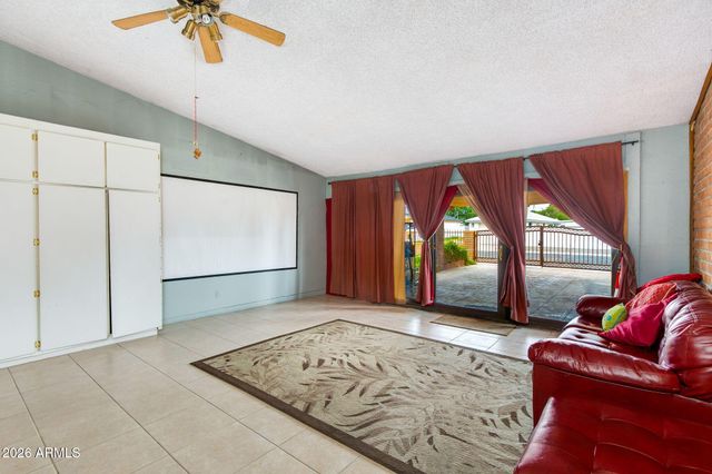 2240 E Whitton Avenue, Phoenix, AZ 85016