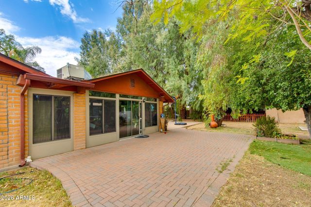 2240 E Whitton Avenue, Phoenix, AZ 85016