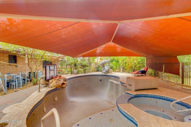 2240 E Whitton Avenue, Phoenix, AZ 85016