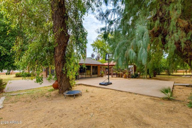 2240 E Whitton Avenue, Phoenix, AZ 85016