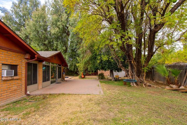 2240 E Whitton Avenue, Phoenix, AZ 85016