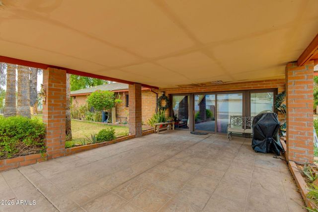 2240 E Whitton Avenue, Phoenix, AZ 85016