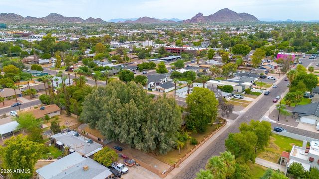 2240 E Whitton Avenue, Phoenix, AZ 85016