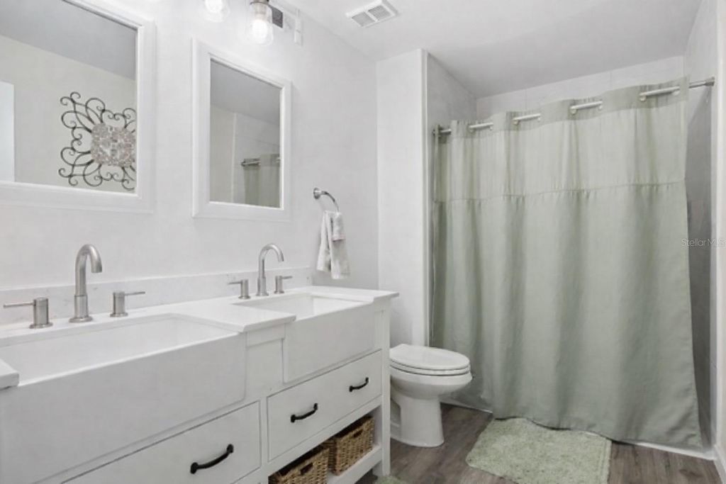 Image 14 of property listing at 2400 FEATHER SOUND DRIVE 821, Clearwater, FL 33762