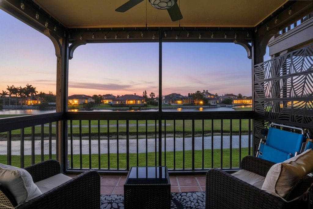 Image 18 of property listing at 2400 FEATHER SOUND DRIVE 821, Clearwater, FL 33762