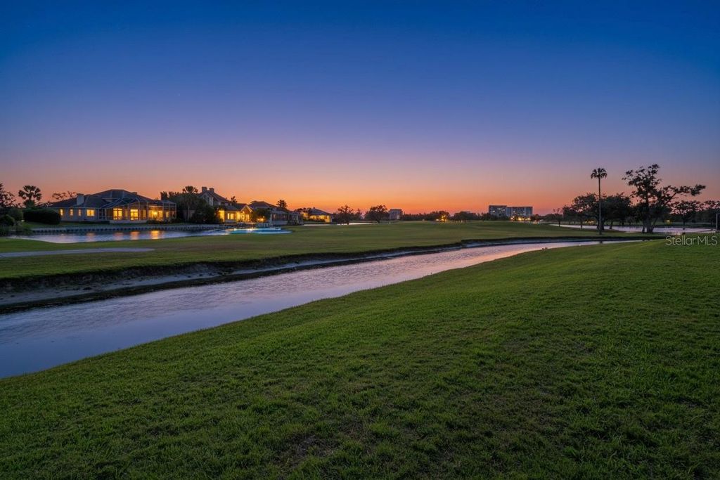 Image 20 of property listing at 2400 FEATHER SOUND DRIVE 821, Clearwater, FL 33762