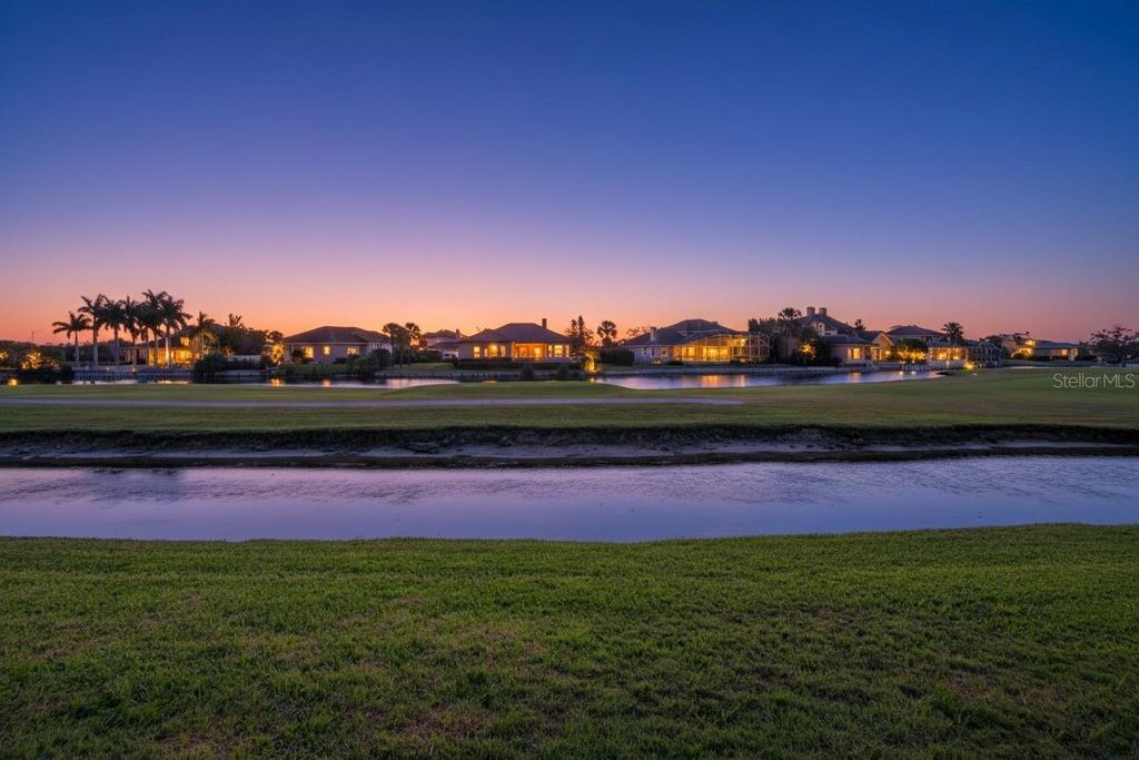 Image 29 of property listing at 2400 FEATHER SOUND DRIVE 821, Clearwater, FL 33762