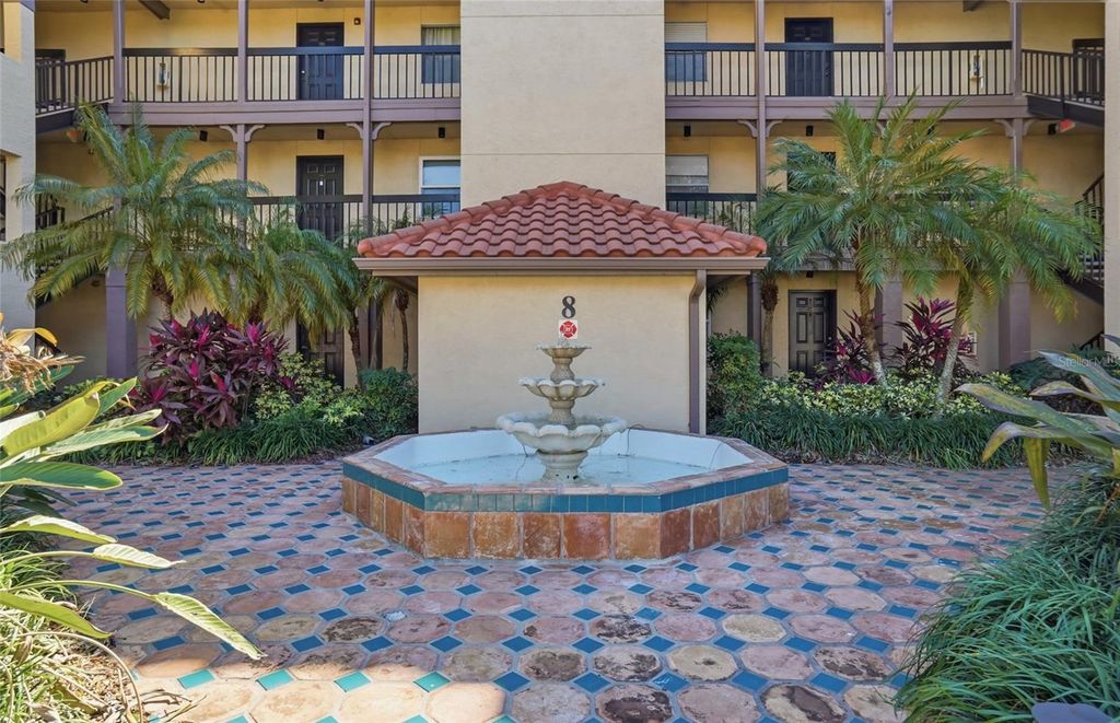 Image 30 of property listing at 2400 FEATHER SOUND DRIVE 821, Clearwater, FL 33762