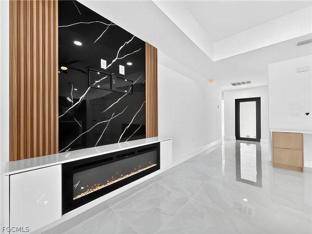 1025 Sentinela BLVD, Lehigh Acres, FL 33974