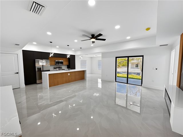 1025 Sentinela BLVD, Lehigh Acres, FL 33974