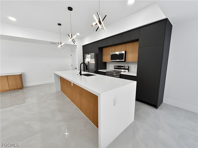 1025 Sentinela BLVD, Lehigh Acres, FL 33974